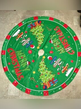 Green Merry Christmas Tree Skirt Holiday Décor